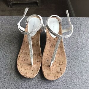 Elegant White Sandals with Rhinestone Detailing